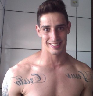 Un beau gay sur votre Webcam