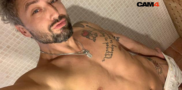 Soyez chaud et dérangé avec le Gay Live Cam de Cam4 : voyez des garçons et des hommes sexy en action