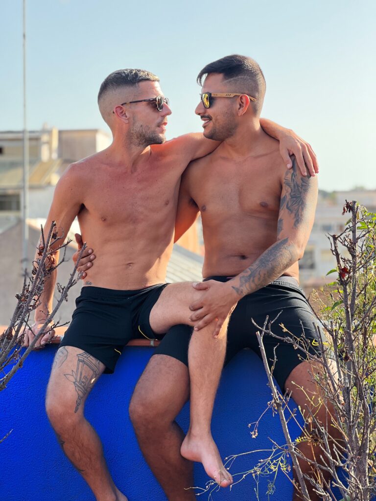 pareja gay españoles cruising