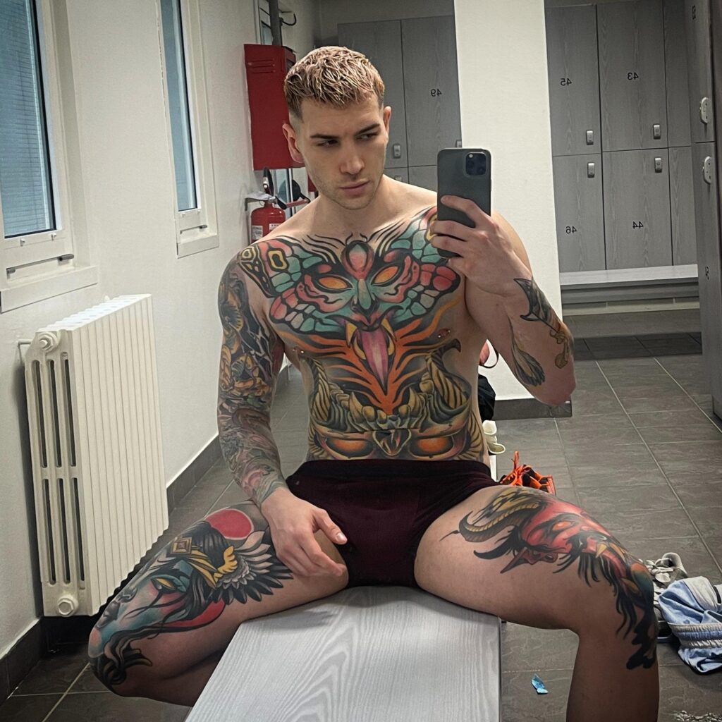 italien sexy a tatouages