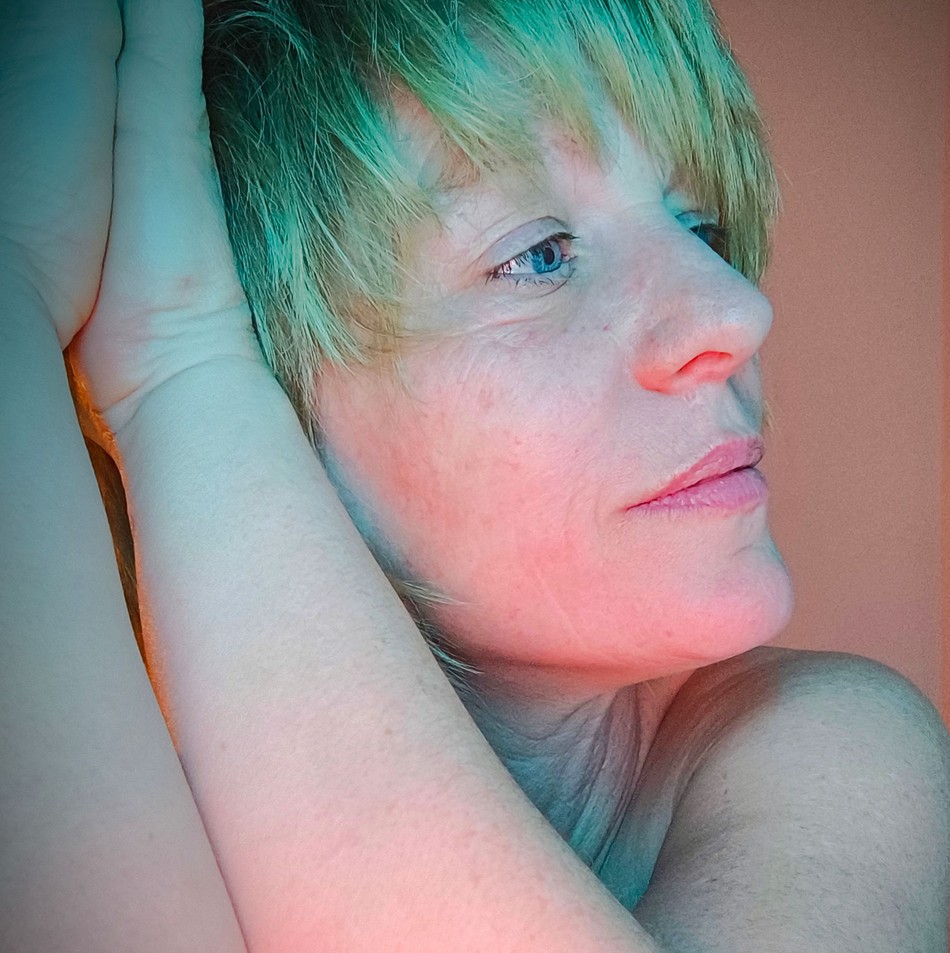 milf aux yeux bleus 