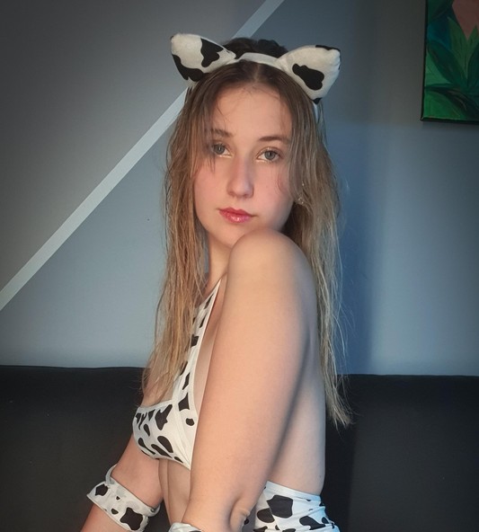 jeunne fille avec soutif