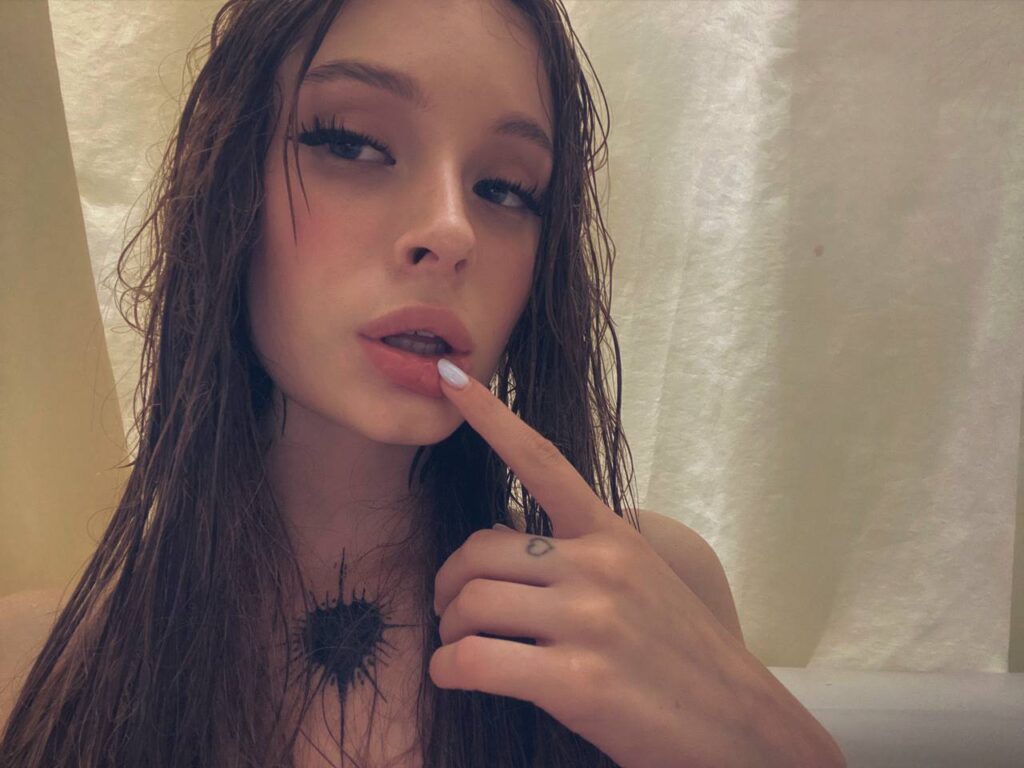 sexy goth cam girl