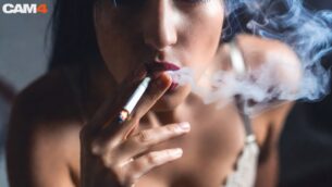 Fumer en Live : Les Camgirls qui Fument pendant leurs Shows sur CAM4 🚬🔥