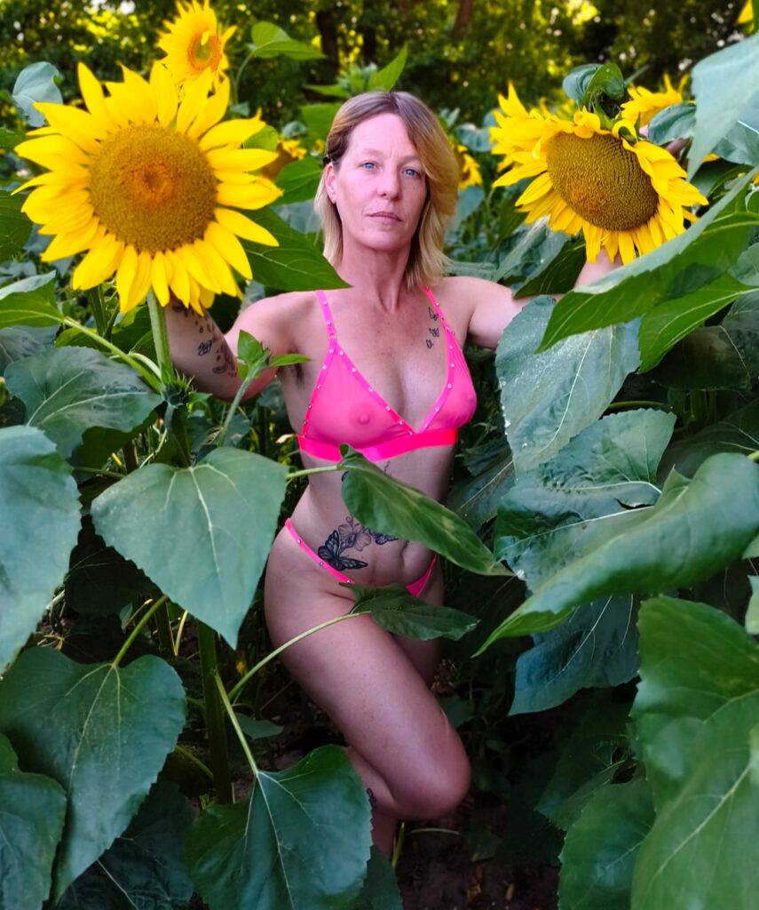 milf aux yeux bleus