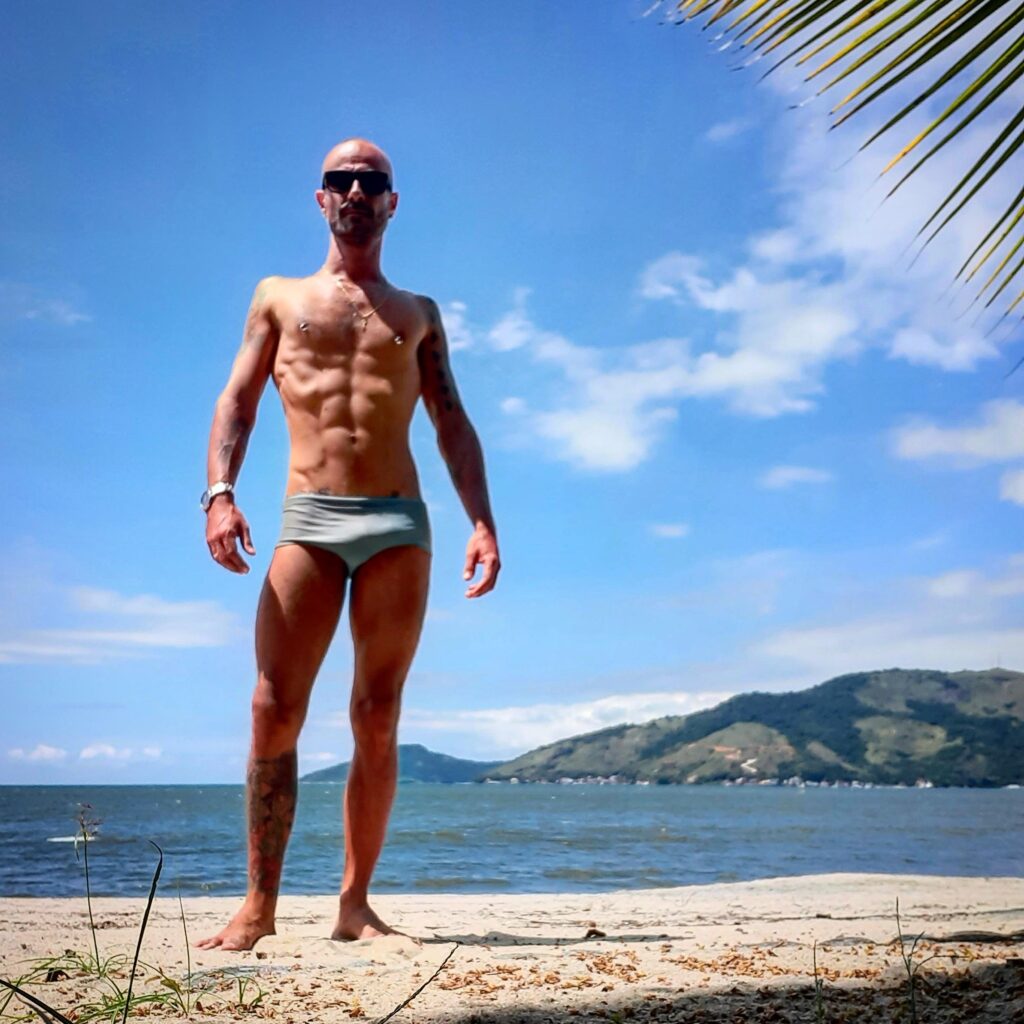 italien gay à la plage